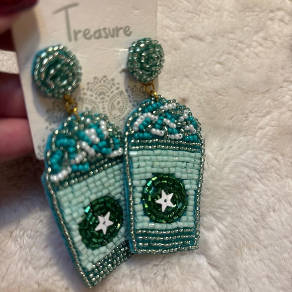 NEW Earrings Coffee Cups Seed Beaded Green White Teal Stars Felt Back Starbucks - Picture 6 of 9